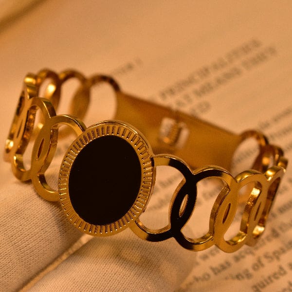 Elegant Golden Ring